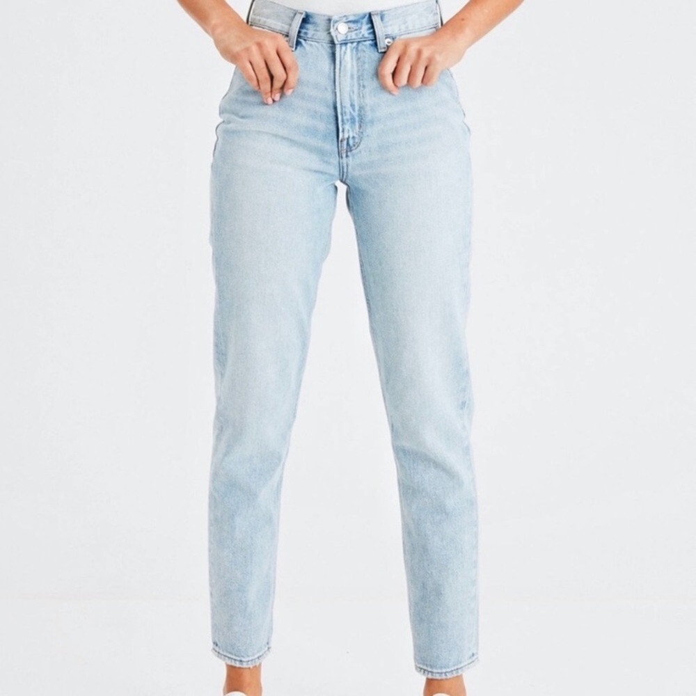 AEO All Cotton MOM JEANS Lightly Distressed Size 4 - Picture 2 of 15